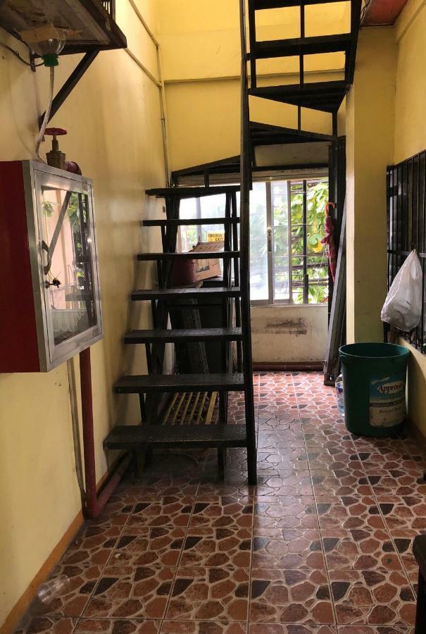 Favila Transient Rooms Pasay Exteriör bild